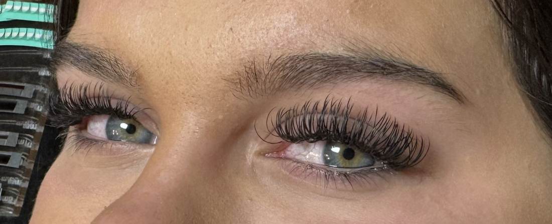 Classic eyelash extensions close-up by Bama Tan lash tech