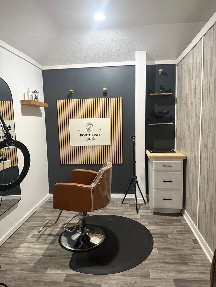Private styling room with salon chair at Bama Tan Salon and Boutique in Tuscaloosa